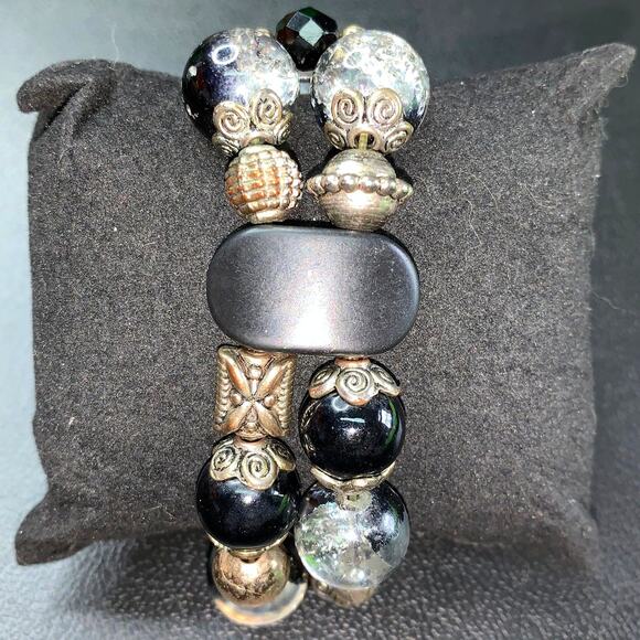 Victorian Reverie– Victorian Heart Upcycled Bracelet Handcrafted - Picture 3 of 8